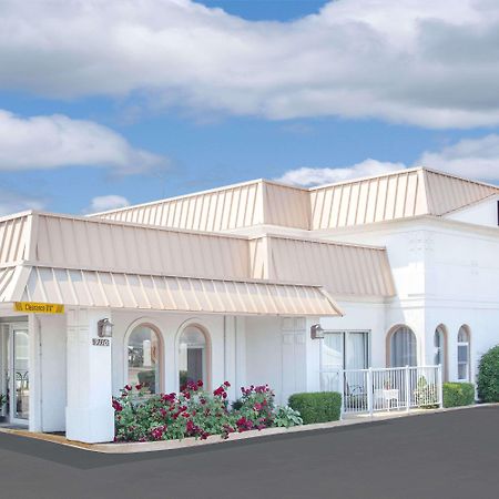 Super 8 By Wyndham Morton Grove/Chicago Hotell Exteriör bild